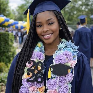 Graduation Flower Lei with 2026 Charm - Pastel Purple, Blue, Pink